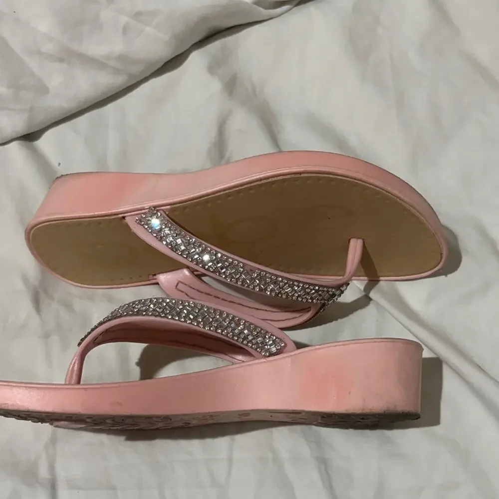 Bebe Pink Rhinestone wedge tween toe flip flops with heel Sandals 11/12 euc